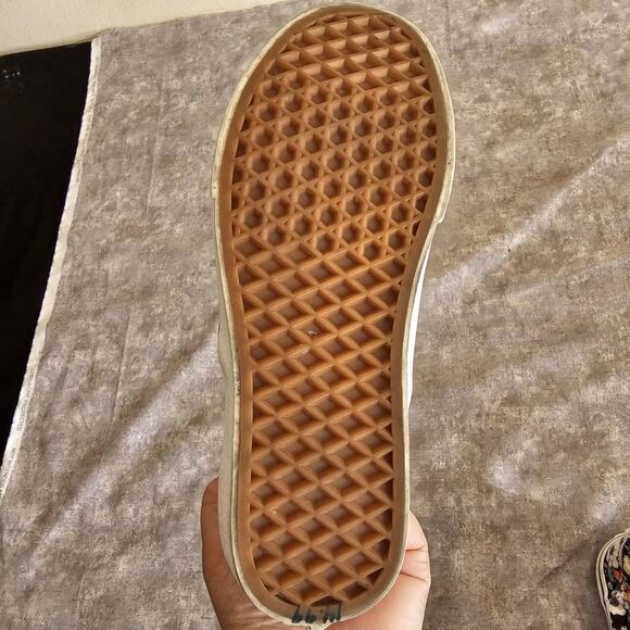 Vans Black Floral Slip-On Shoes Size 7 Women / 5.5 Mens - Picture 4 of 5